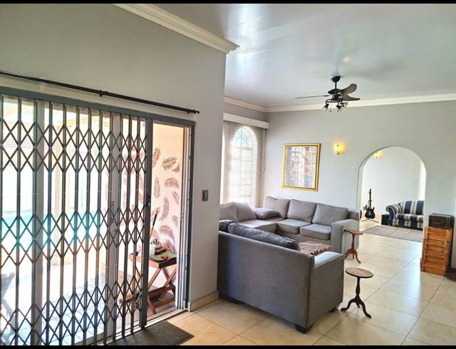 4 BEDROOM HOUSE FOR SALE IN FLAMWOOD